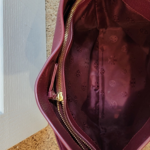 Tory burch hand bag. - Picture 4 of 4